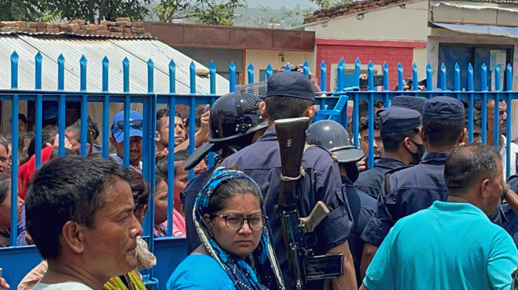 ‘प्रेमी’को घर पुगेर कुटपिटमा उत्रिएकी लुम्बिनीकी राज्यमन्त्री वलीविरुद्ध नाराबाजी 